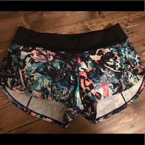 Lululemon speed up shorts 2.5” SZ 6